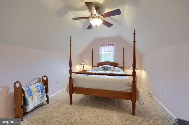 1042 CAMBRIDGE DR, Manheim, PA 17545