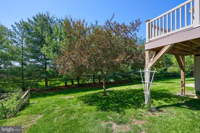 1042 CAMBRIDGE DR, Manheim, PA 17545
