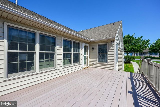 1042 CAMBRIDGE DR, Manheim, PA 17545