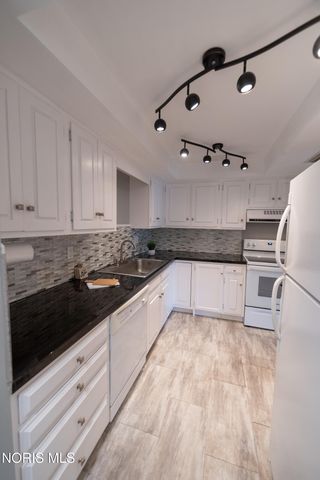 4343 W Bancroft Street, Apt 2k, Ottawa Hills, OH 43615