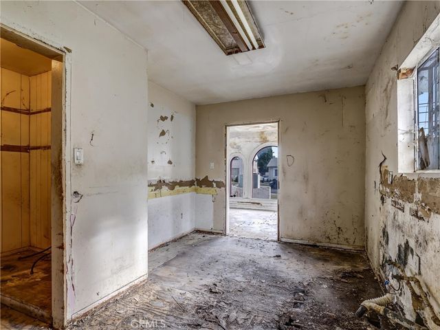 807 E Laurel, Compton, CA 90221