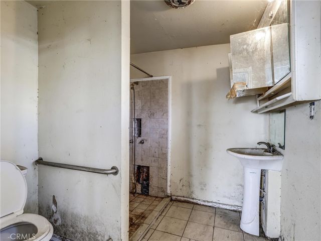 807 E Laurel, Compton, CA 90221