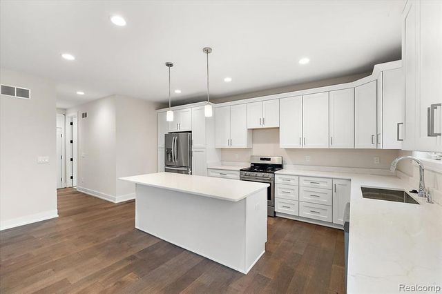 2921 Walsh Drive, Rochester Hills, MI 48309
