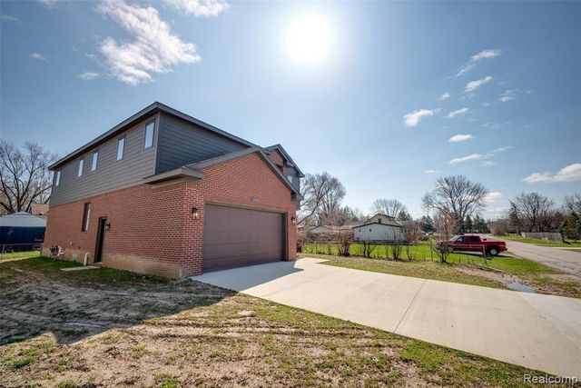 2921 Walsh Drive, Rochester Hills, MI 48309