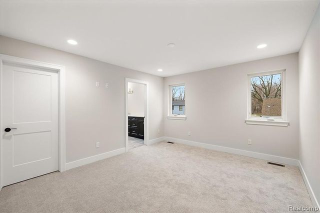 2921 Walsh Drive, Rochester Hills, MI 48309