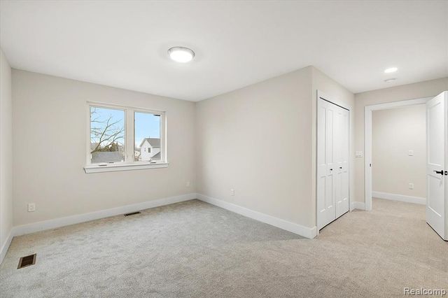 2921 Walsh Drive, Rochester Hills, MI 48309