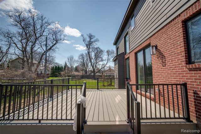 2921 Walsh Drive, Rochester Hills, MI 48309