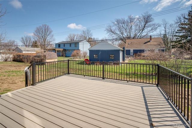 2921 Walsh Drive, Rochester Hills, MI 48309