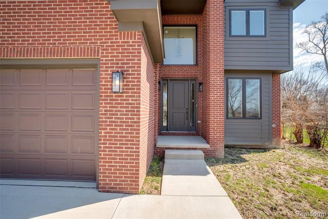 2921 Walsh Drive, Rochester Hills, MI 48309