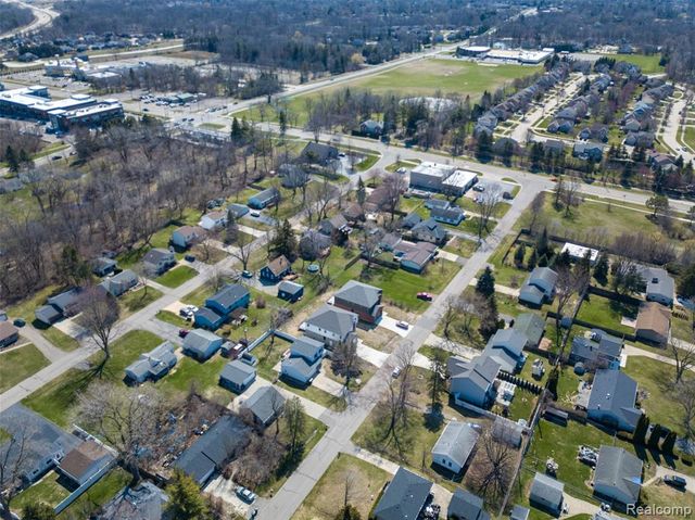 2921 Walsh Drive, Rochester Hills, MI 48309