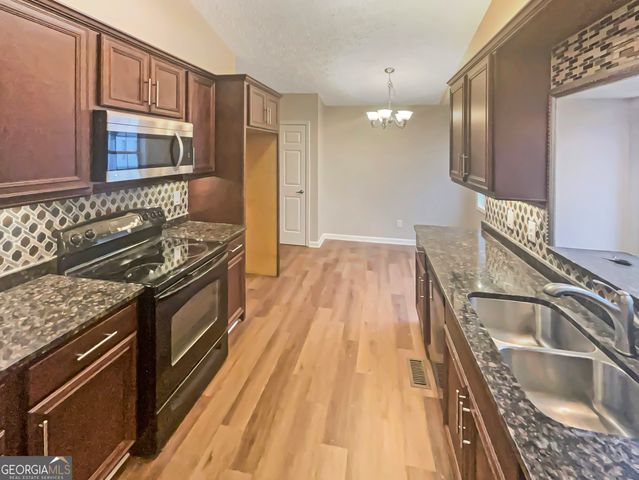 536 Bluff Court, Woodstock, GA 30188