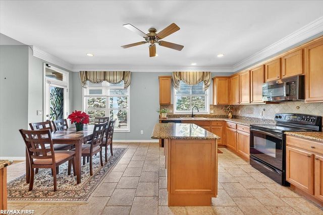 7969 Stableford Drive, Washington Twp, MI 48094
