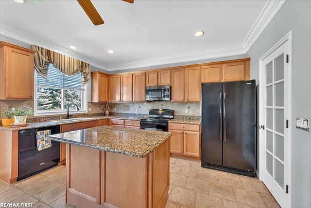 7969 Stableford Drive, Washington Twp, MI 48094