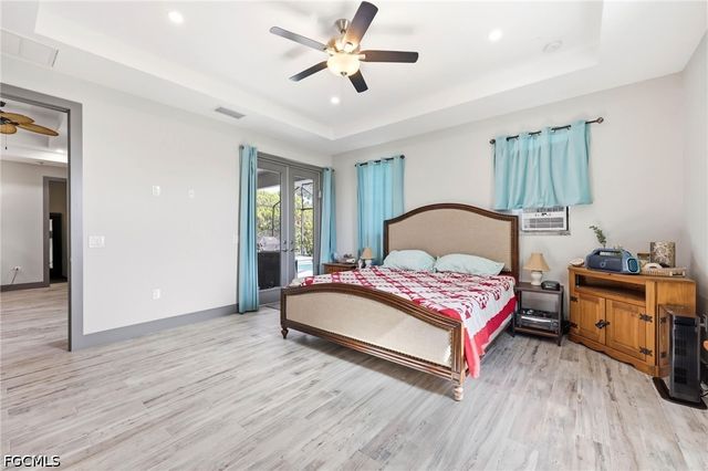 212 SW 20th ST, Cape Coral, FL 33991