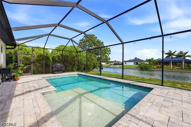 212 SW 20th ST, Cape Coral, FL 33991