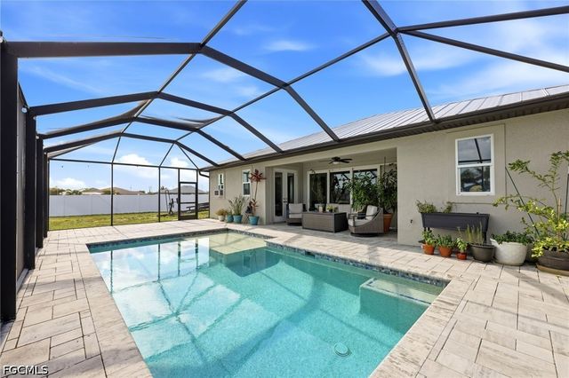 212 SW 20th ST, Cape Coral, FL 33991