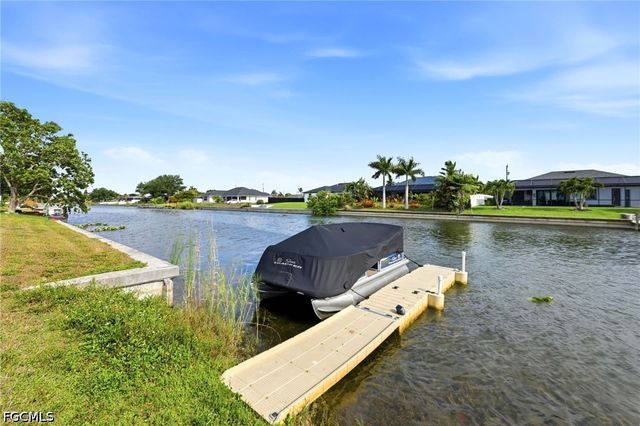 212 SW 20th ST, Cape Coral, FL 33991