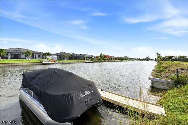 212 SW 20th ST, Cape Coral, FL 33991