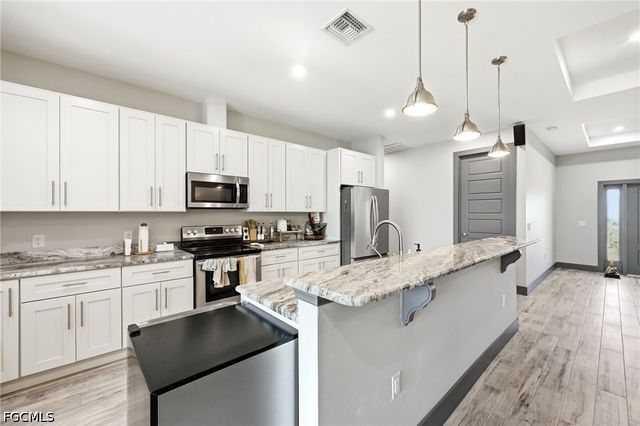 212 SW 20th ST, Cape Coral, FL 33991