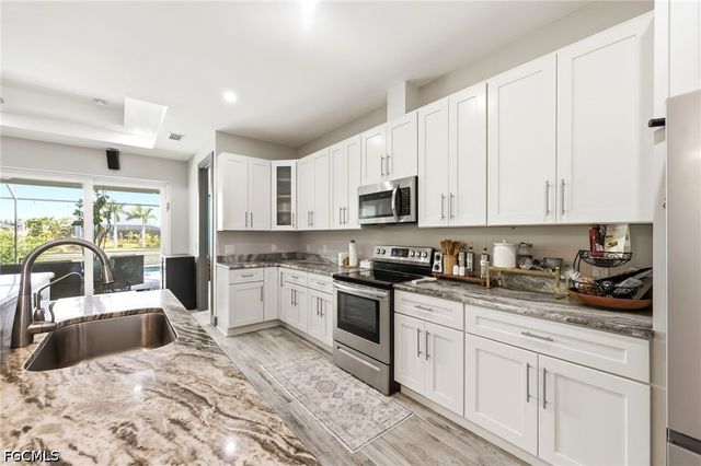 212 SW 20th ST, Cape Coral, FL 33991