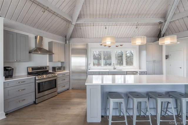 56875 Route 48, Greenport, NY 11944