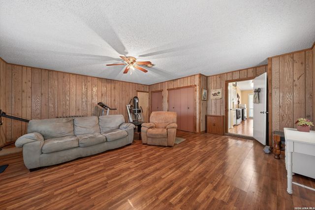 3706 Petry Dr, Kirby, TX 78219