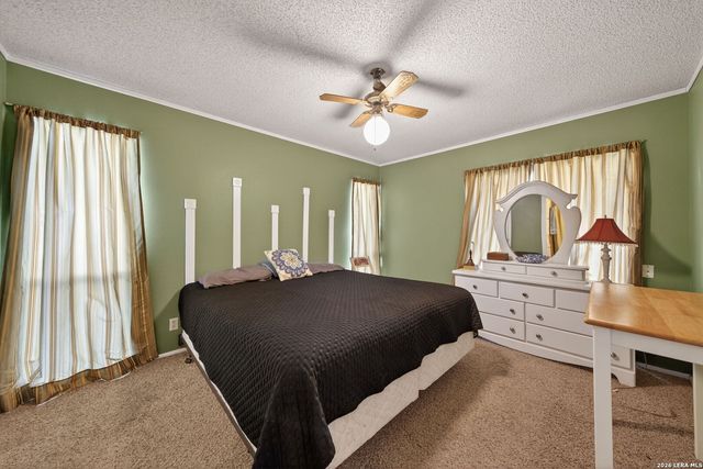 3706 Petry Dr, Kirby, TX 78219