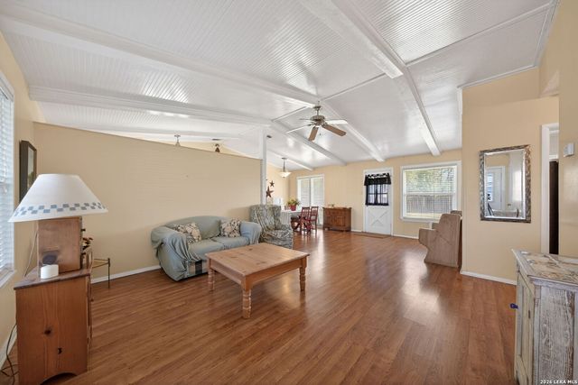 3706 Petry Dr, Kirby, TX 78219