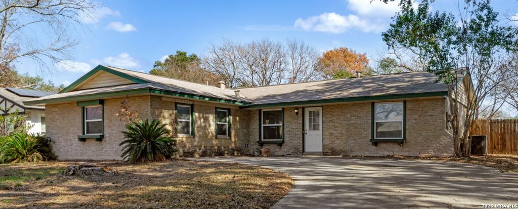 3706 Petry Dr, Kirby, TX 78219