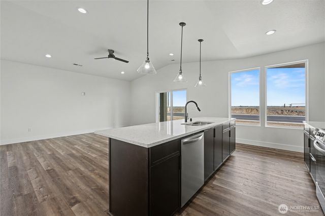 1605 7th Avenue NE, Quincy, WA 98848