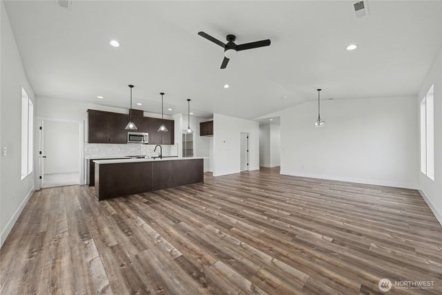 1605 7th Avenue NE, Quincy, WA 98848