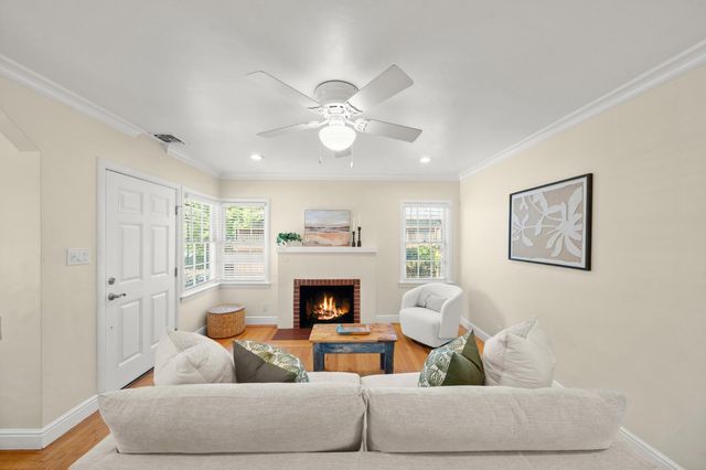 231 40th St, Sacramento, CA 95819