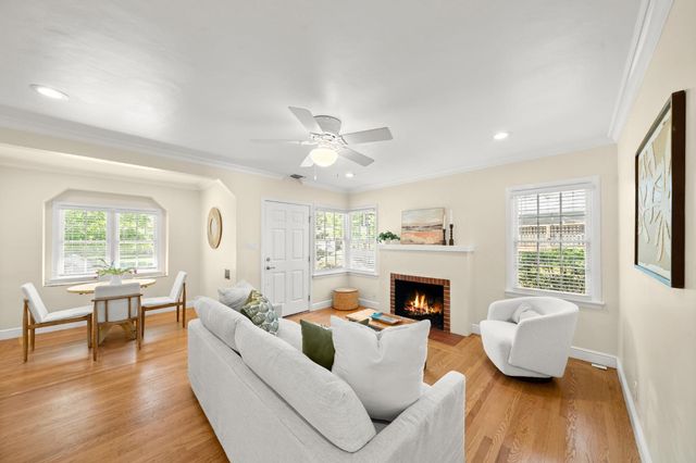231 40th St, Sacramento, CA 95819