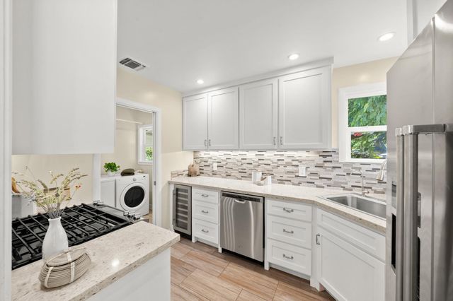 231 40th St, Sacramento, CA 95819