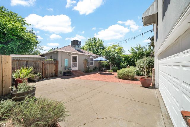 231 40th St, Sacramento, CA 95819