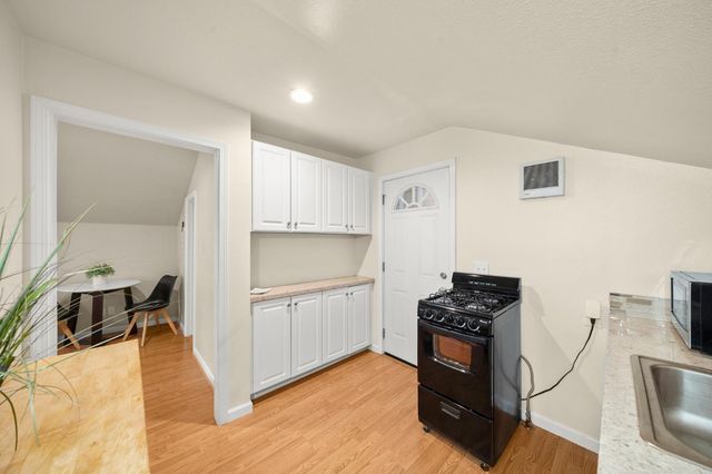 231 40th St, Sacramento, CA 95819