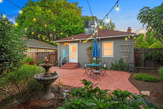 231 40th St, Sacramento, CA 95819