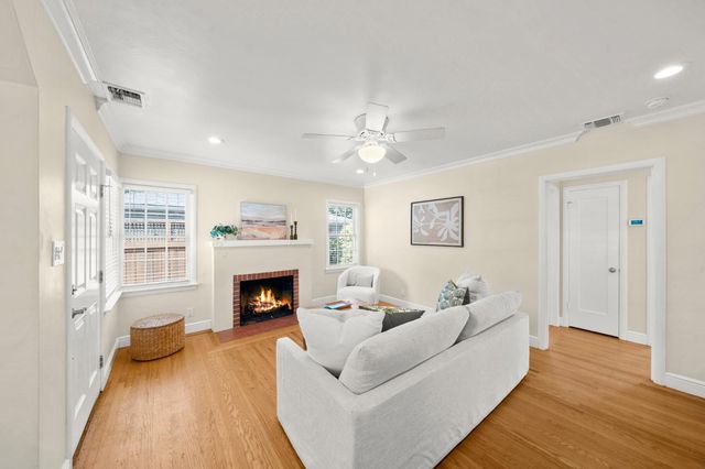 231 40th St, Sacramento, CA 95819