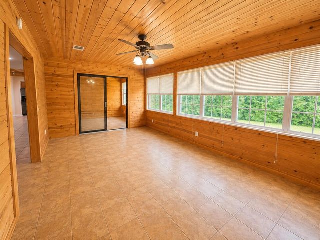 132 Boofer Road, Ringgold, GA 30736