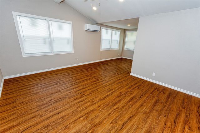 1009 Saunders St, Aransas Pass, TX 78336