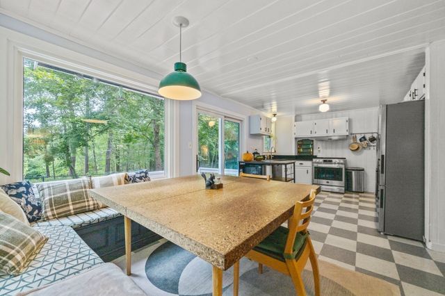 43 Myrtle St, Norfolk, MA 02056