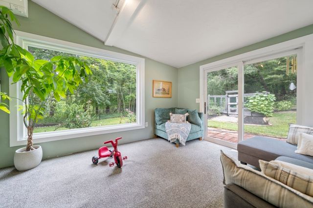 43 Myrtle St, Norfolk, MA 02056