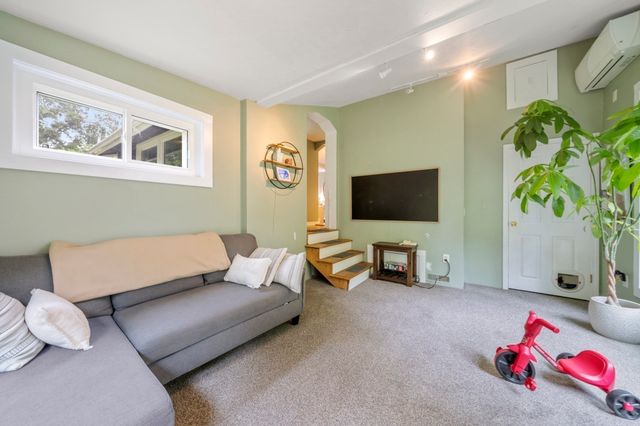 43 Myrtle St, Norfolk, MA 02056