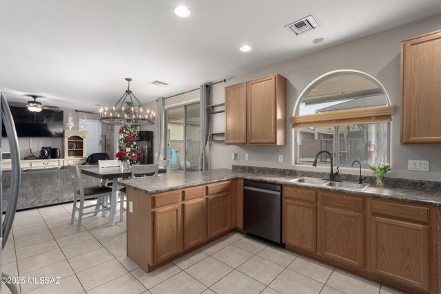 12540 E Red Iron Trail, Vail, AZ 85641