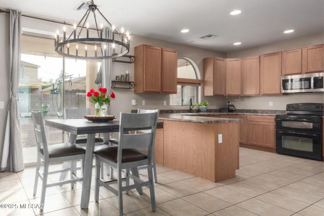 12540 E Red Iron Trail, Vail, AZ 85641