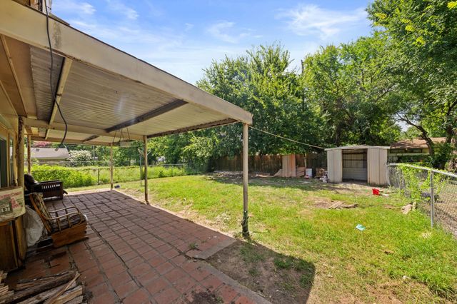708 E Commerce Street, Mexia, TX 76667