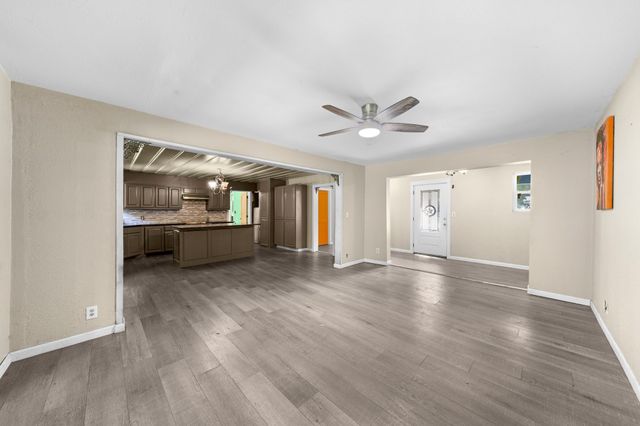 708 E Commerce Street, Mexia, TX 76667