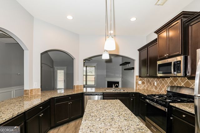 3216 Alhambra Circle, Hampton, GA 30228