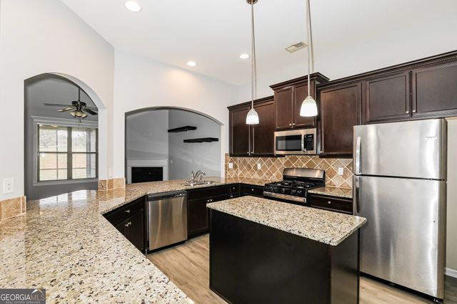 3216 Alhambra Circle, Hampton, GA 30228