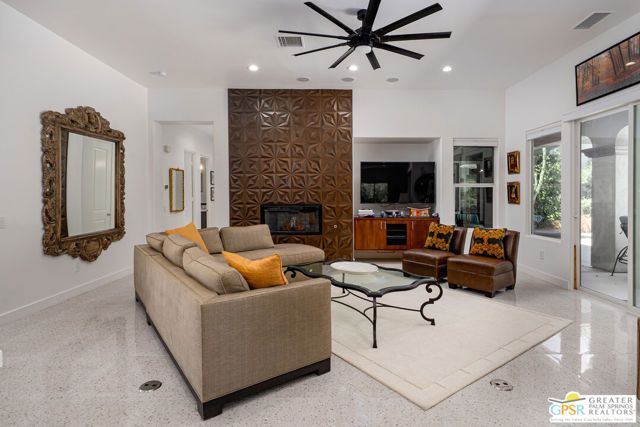 2160 N Hermosa Drive, Palm Springs, CA 92262